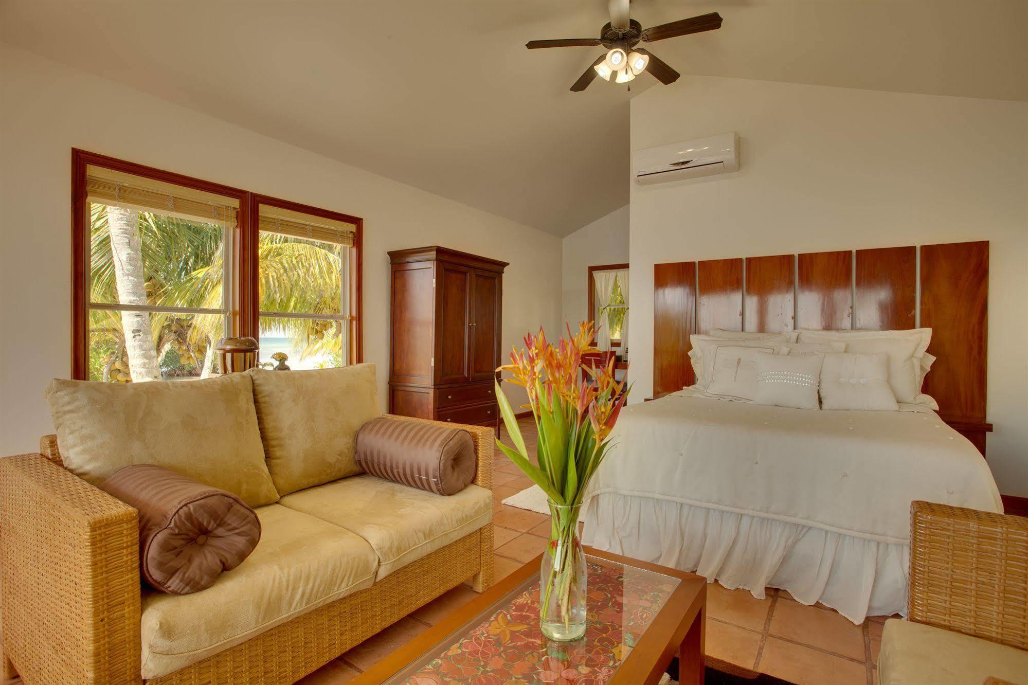 Hatchet Caye Island Resort (Adults Only) Placencia Esterno foto