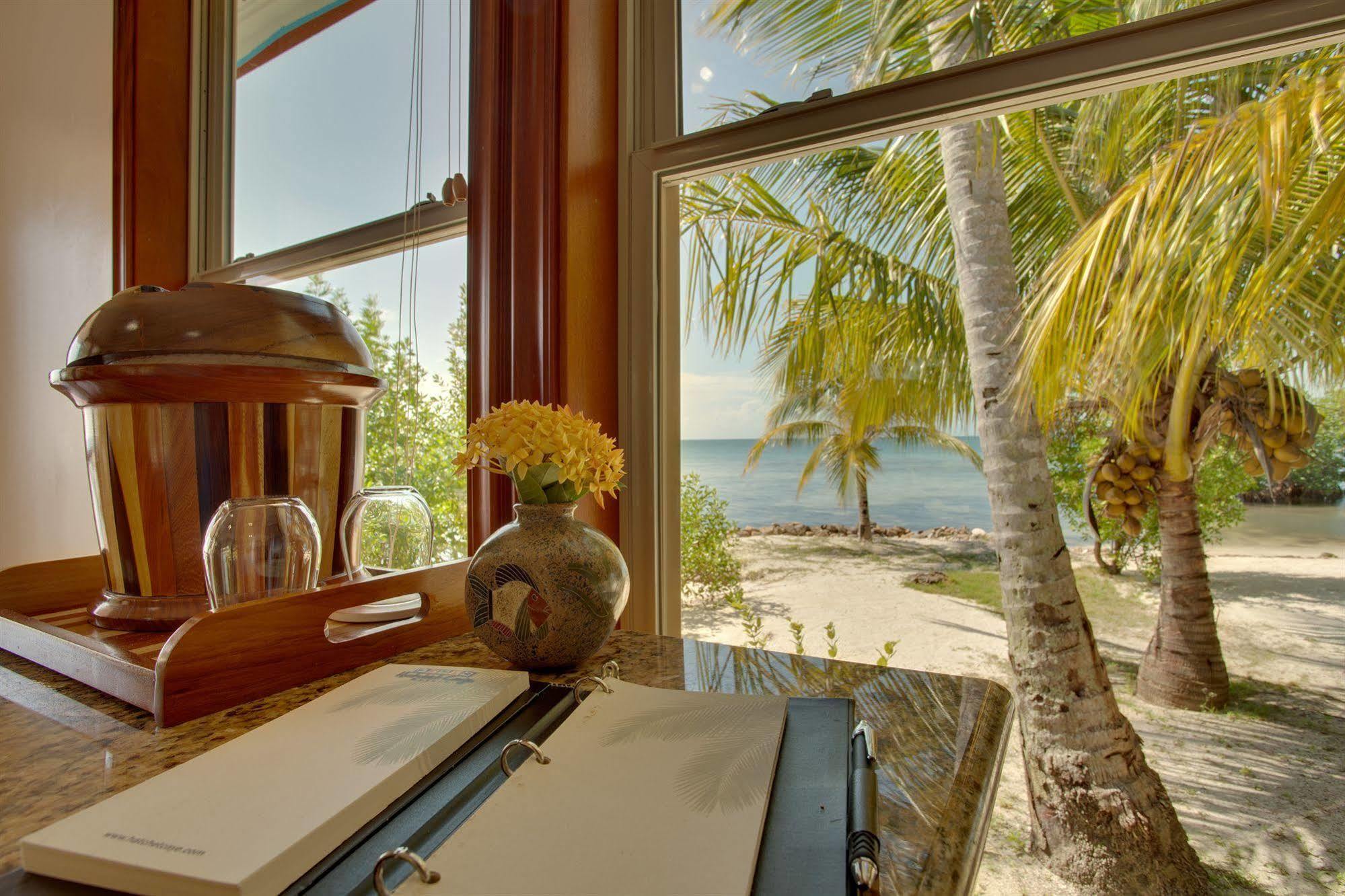 Hatchet Caye Island Resort (Adults Only) Placencia Esterno foto